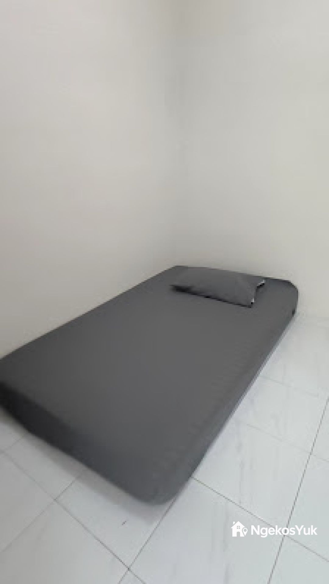 Kamar 1B